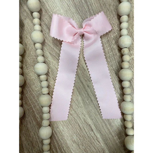 Scalloped Long Tail Bow in Lt Pink