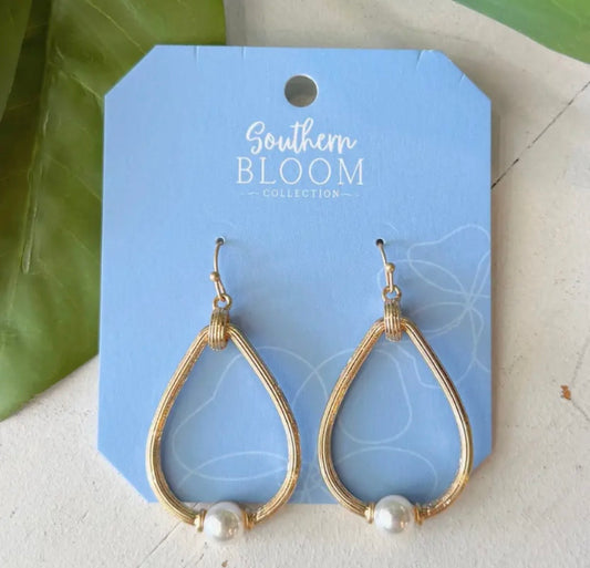 Elan Pearl Earrings