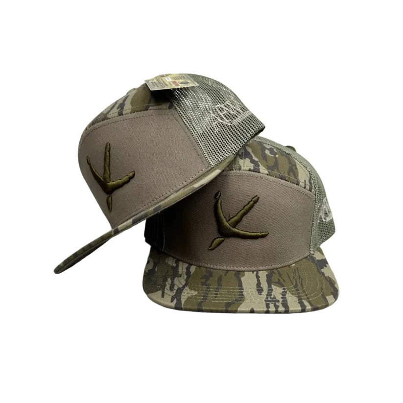 American Flyway Waterfowl Turkey Tracks Logo 7 Panel Mossy Oak Bottomland and Olive