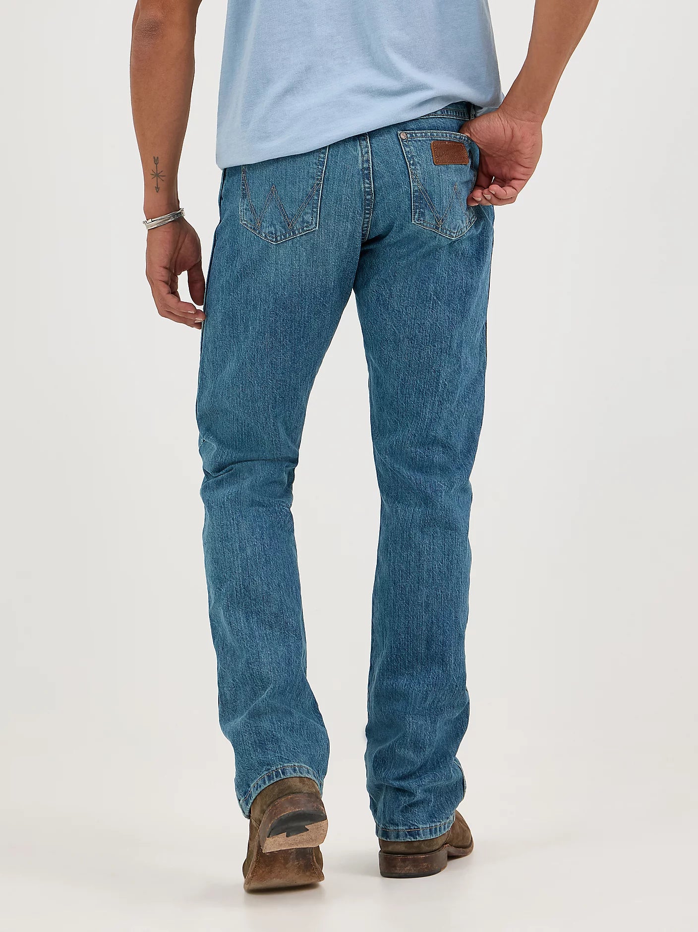 Men's Wrangler Retro Slim Fit Bootcut Jean in Worn 112365300 77MWZ
