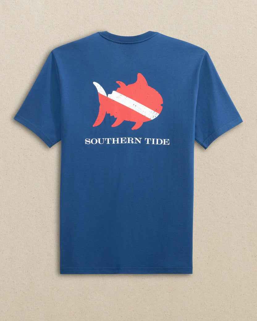 Southern Tide Skipjack Scuba Flag Short Sleeve T-Shirt
